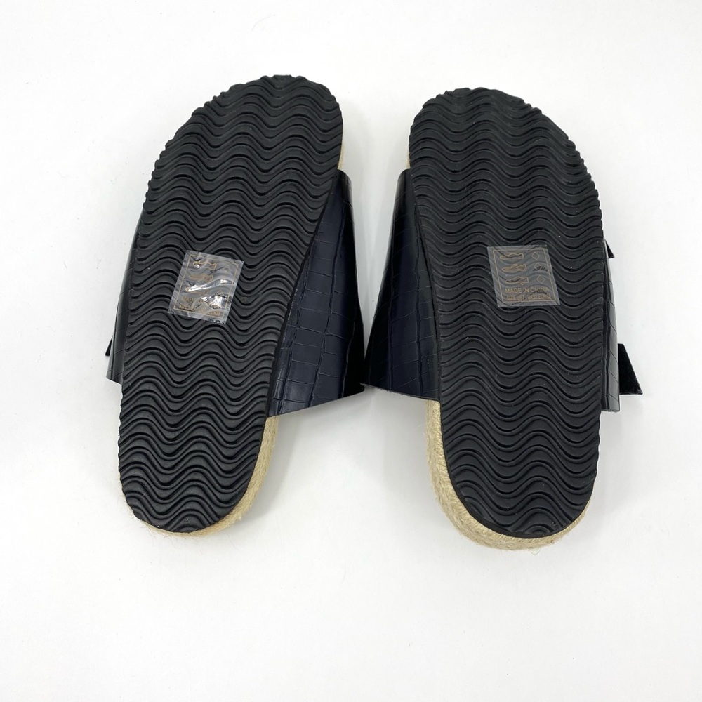 💕SALE💕 NWT Qupid Black Buckle Slides - Picture 4 of 6